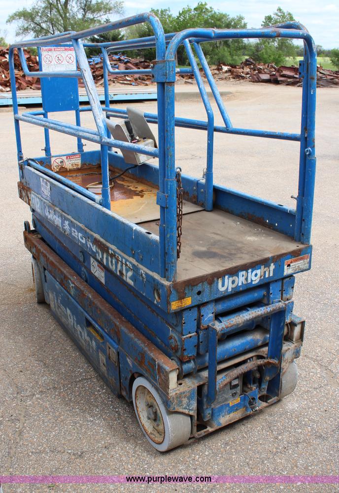 image for item G5285 Upright 20N electric scissor lift