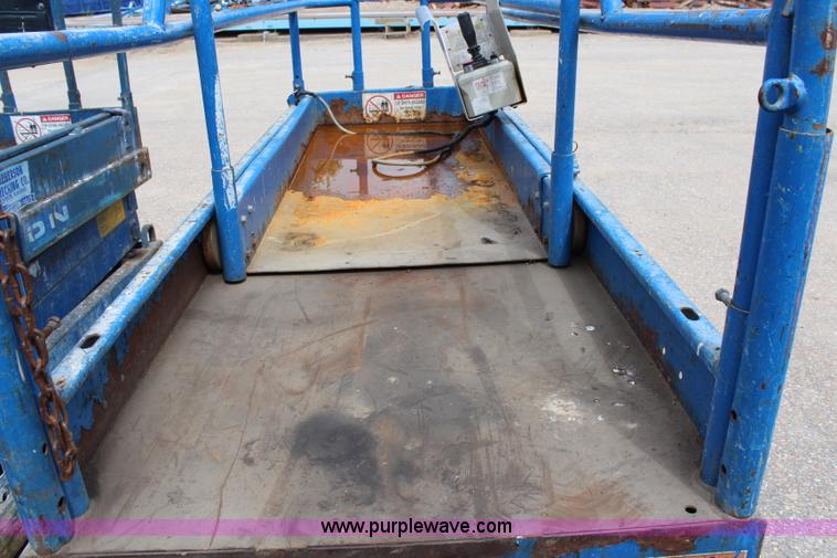 image for item G5285 Upright 20N electric scissor lift