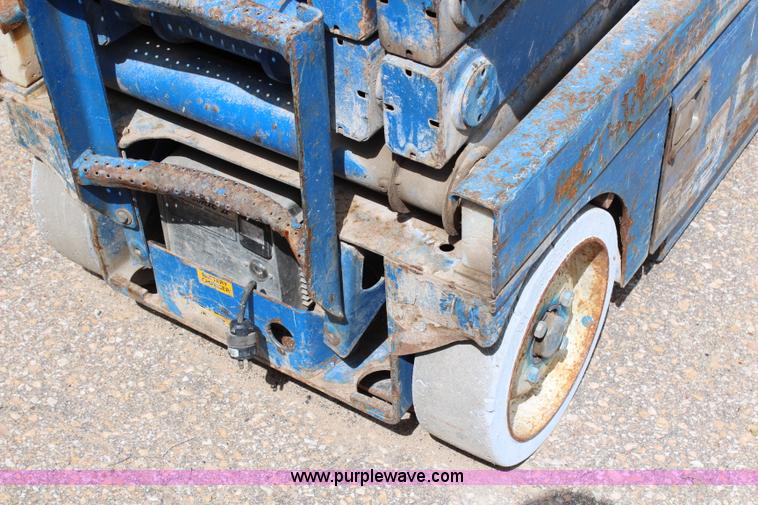 image for item G5285 Upright 20N electric scissor lift