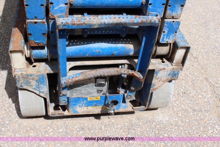 image for item G5285 Upright 20N electric scissor lift