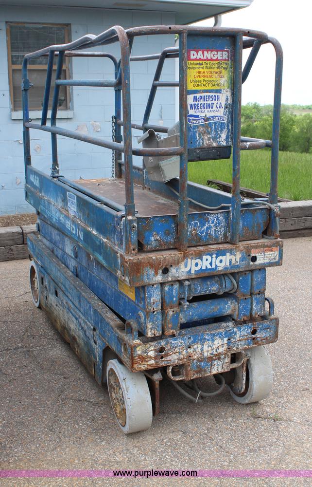 image for item G5286 Upright 20N electric scissor lift