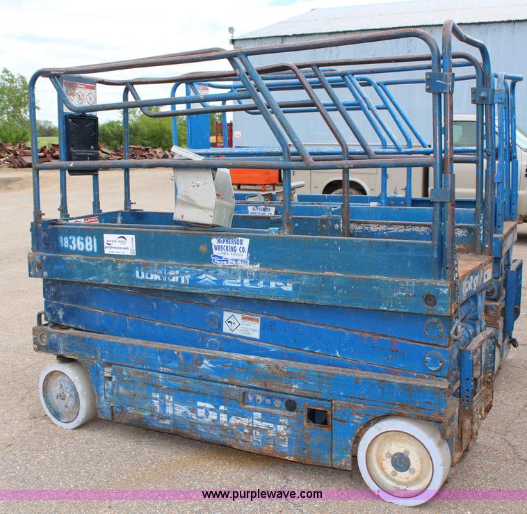image for item G5286 Upright 20N electric scissor lift