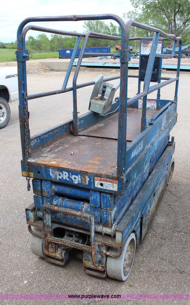 image for item G5286 Upright 20N electric scissor lift