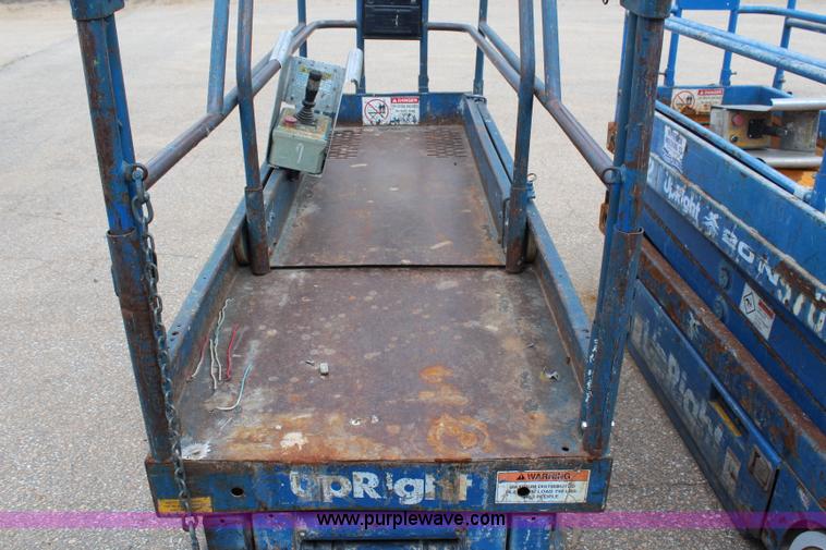 image for item G5286 Upright 20N electric scissor lift