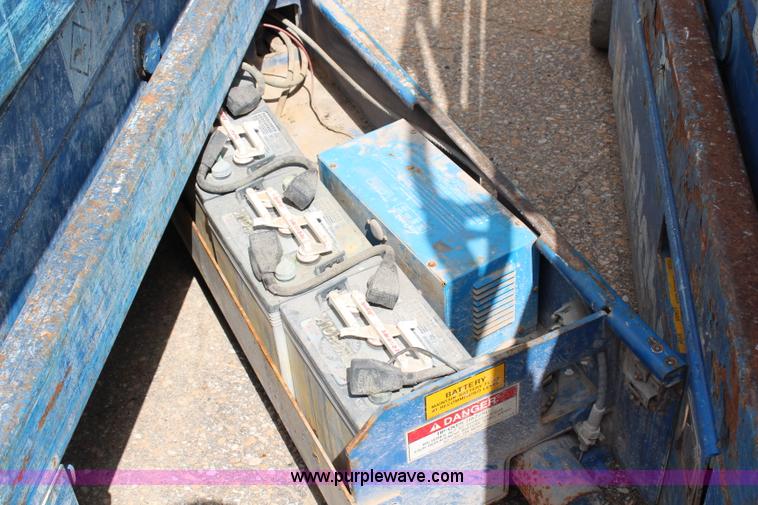 image for item G5286 Upright 20N electric scissor lift