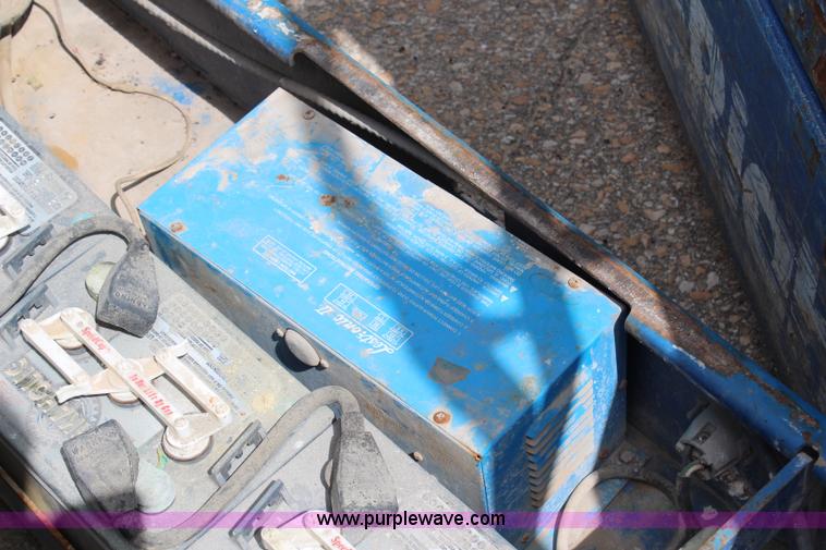 image for item G5286 Upright 20N electric scissor lift