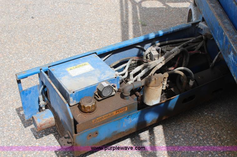 image for item G5286 Upright 20N electric scissor lift