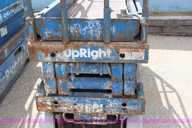 image for item G5286 Upright 20N electric scissor lift