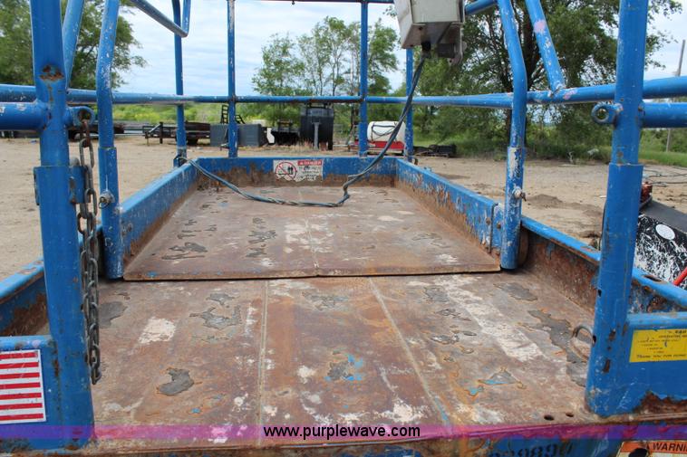 image for item G5287 Upright 26N electric scissor lift