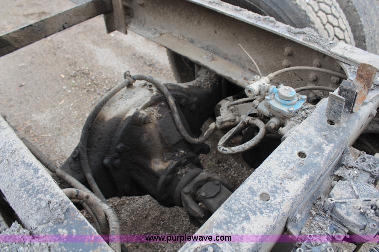 image for item G5327 2000 Sterling SC7000 truck cab and chassis