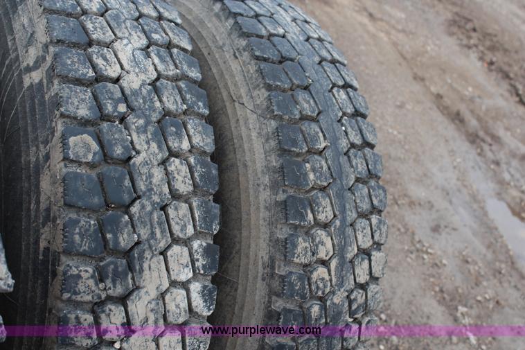 image for item G5327 2000 Sterling SC7000 truck cab and chassis