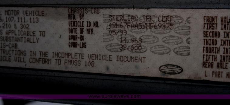 image for item G5327 2000 Sterling SC7000 truck cab and chassis