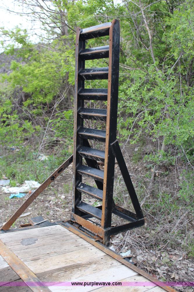 image for item G5480 2008 Load Trail 20' trailer