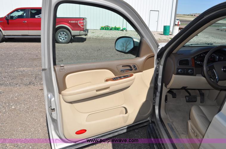 image for item G6022 2007 GMC Yukon SLT SUV