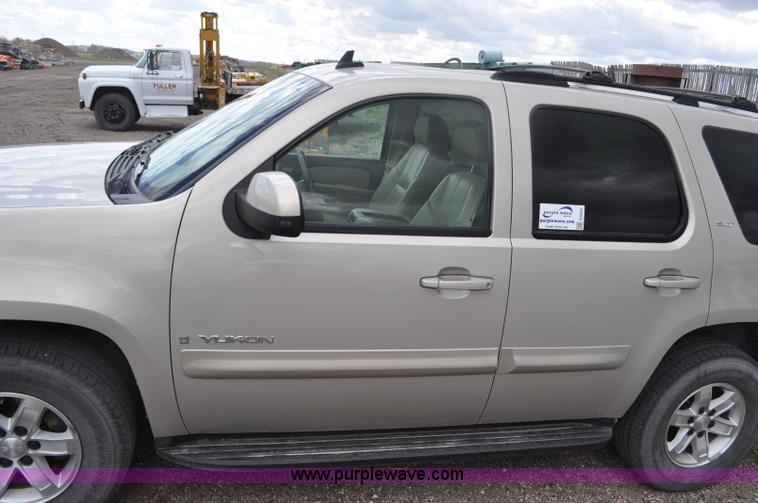 image for item G6022 2007 GMC Yukon SLT SUV
