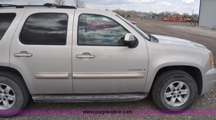 image for item G6022 2007 GMC Yukon SLT SUV