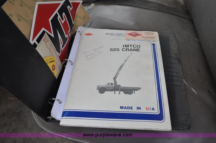 image for item G6026 1979 Ford F600 flatbed truck