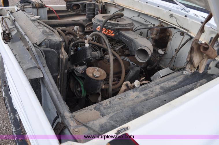 image for item G6026 1979 Ford F600 flatbed truck