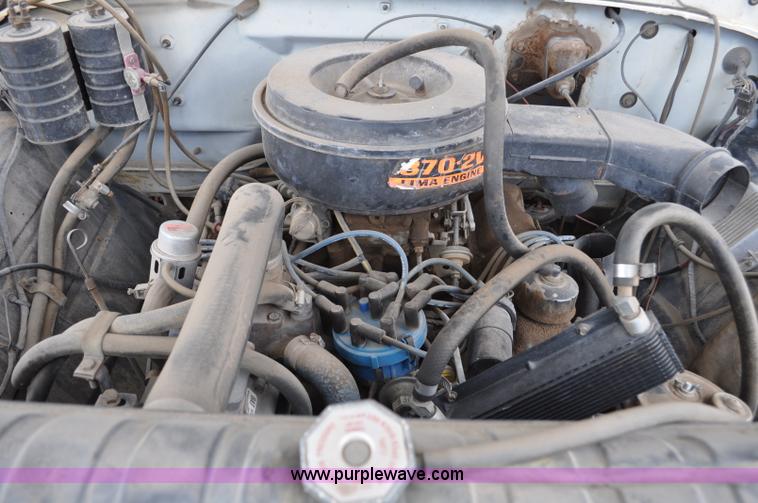 image for item G6026 1979 Ford F600 flatbed truck