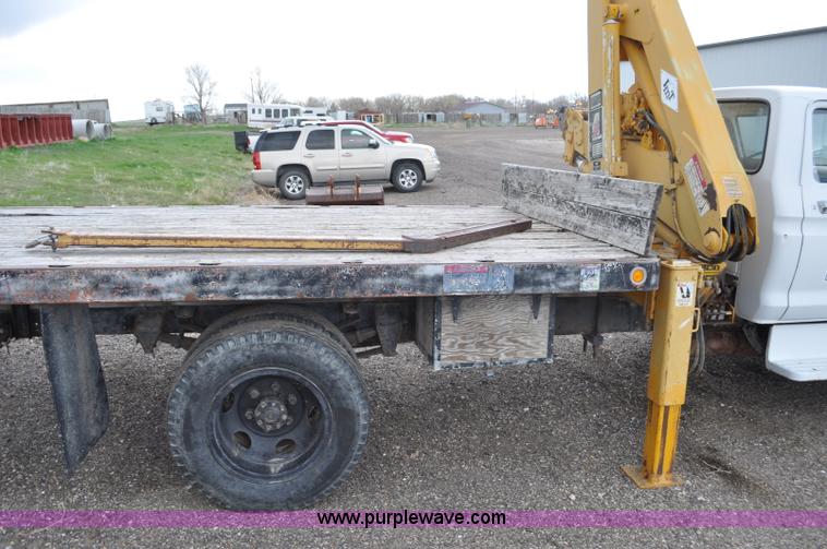 image for item G6026 1979 Ford F600 flatbed truck