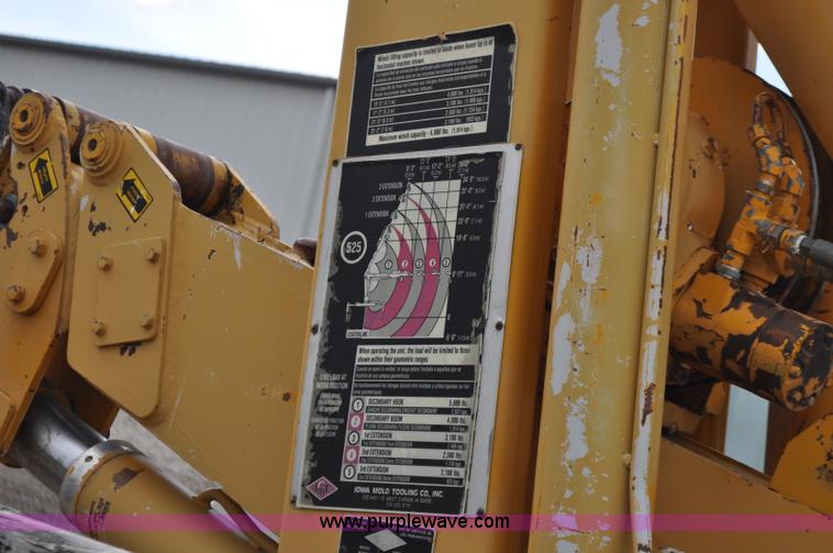 image for item G6026 1979 Ford F600 flatbed truck