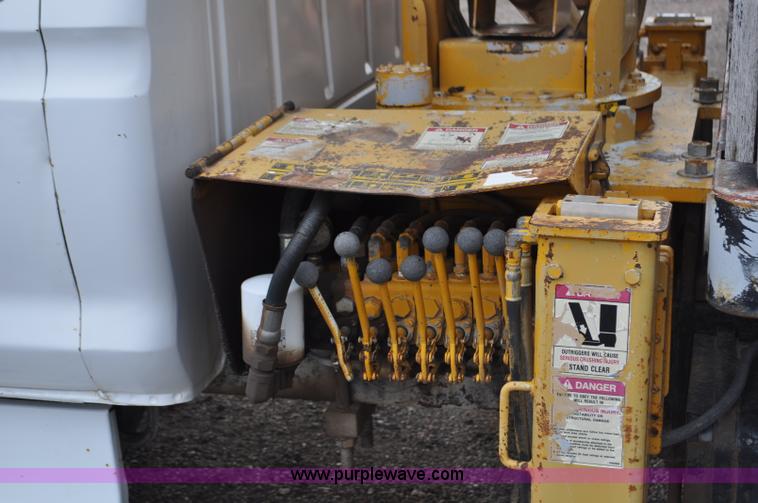 image for item G6026 1979 Ford F600 flatbed truck