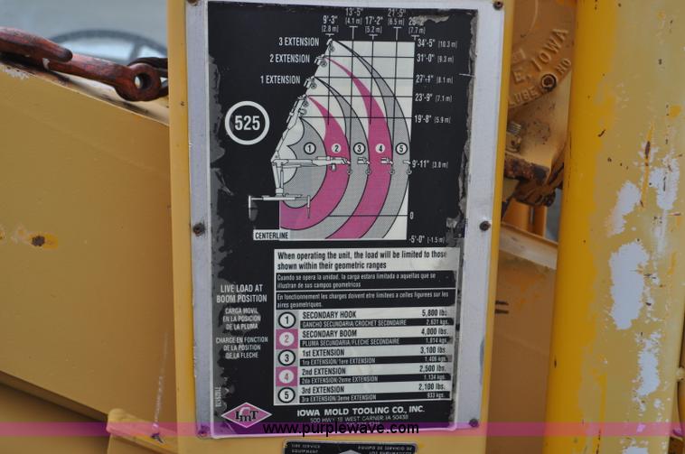 image for item G6026 1979 Ford F600 flatbed truck