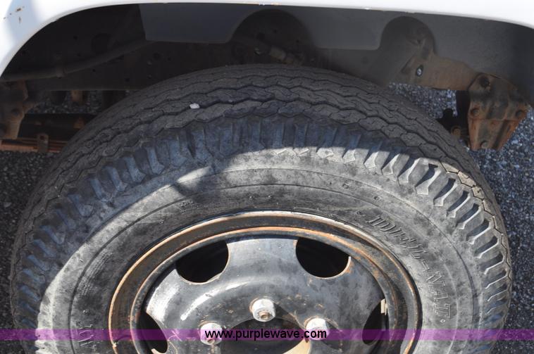 image for item G6026 1979 Ford F600 flatbed truck