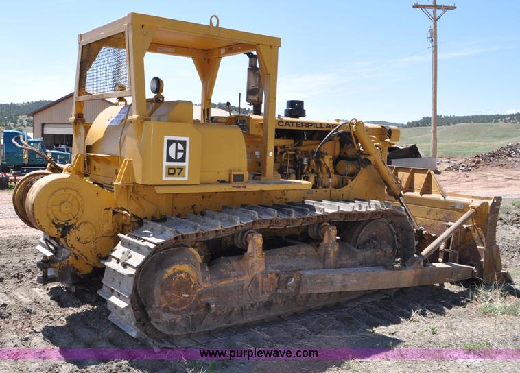 image for item G6029 Caterpillar D7 dozer