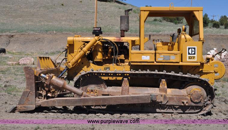 image for item G6029 Caterpillar D7 dozer