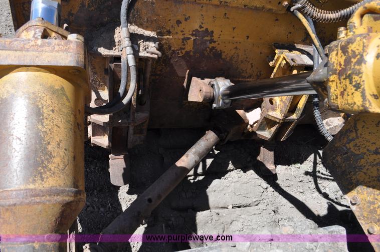 image for item G6029 Caterpillar D7 dozer