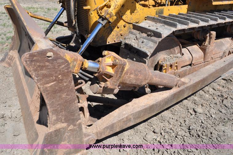 image for item G6029 Caterpillar D7 dozer