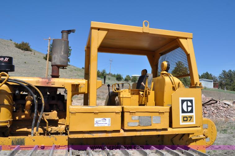 image for item G6029 Caterpillar D7 dozer