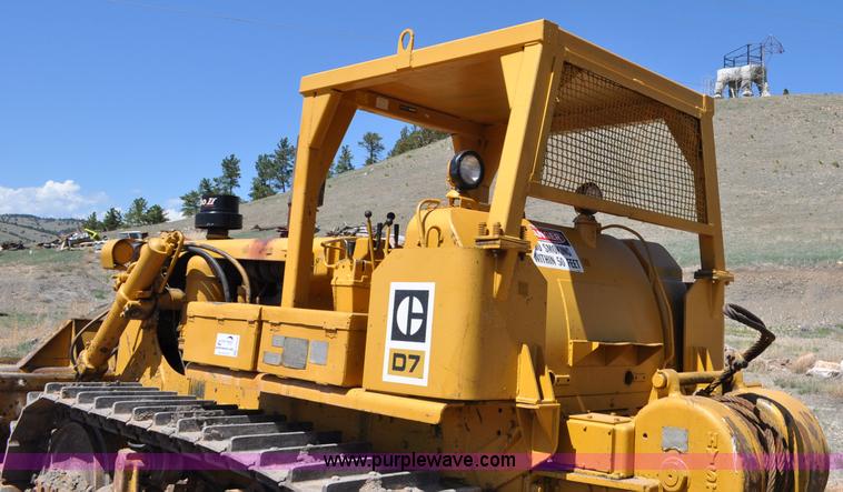 image for item G6029 Caterpillar D7 dozer