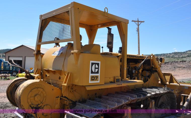 image for item G6029 Caterpillar D7 dozer