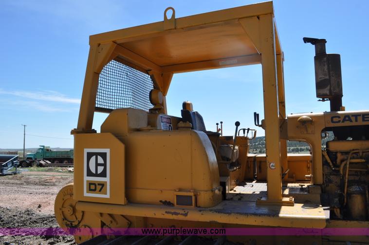image for item G6029 Caterpillar D7 dozer