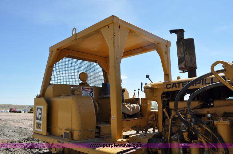 image for item G6029 Caterpillar D7 dozer