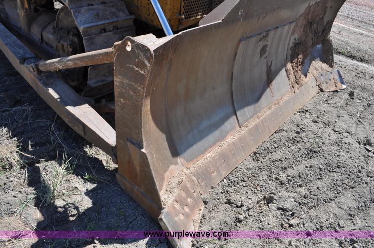 image for item G6029 Caterpillar D7 dozer