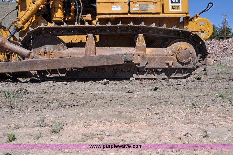 image for item G6029 Caterpillar D7 dozer