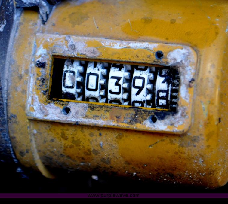 image for item G6029 Caterpillar D7 dozer