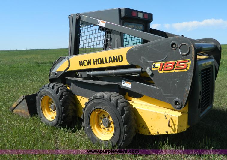 image for item G7871 2007 New Holland L185 skid steer