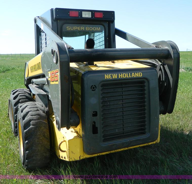 image for item G7871 2007 New Holland L185 skid steer