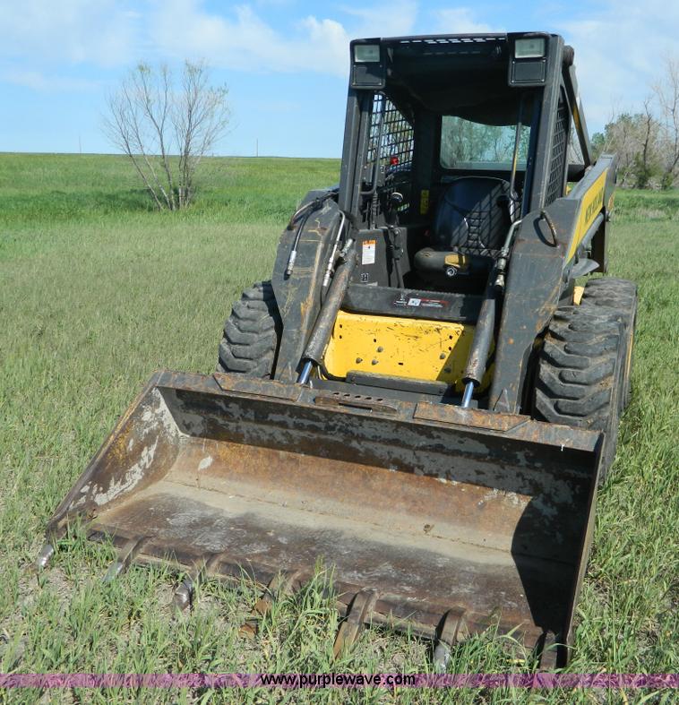 image for item G7871 2007 New Holland L185 skid steer