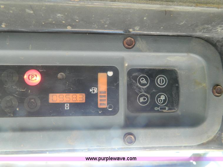 image for item G7871 2007 New Holland L185 skid steer