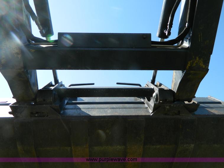 image for item G7871 2007 New Holland L185 skid steer