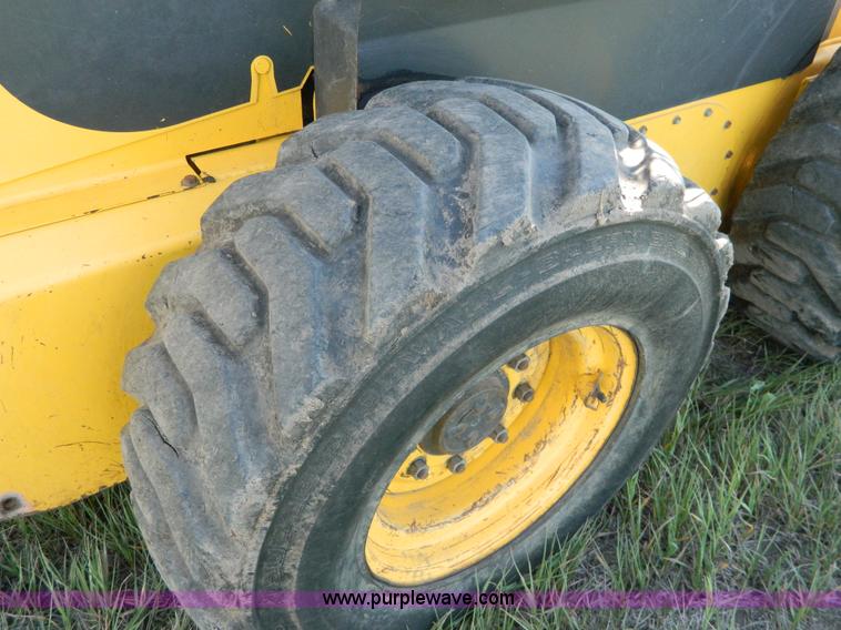 image for item G7871 2007 New Holland L185 skid steer