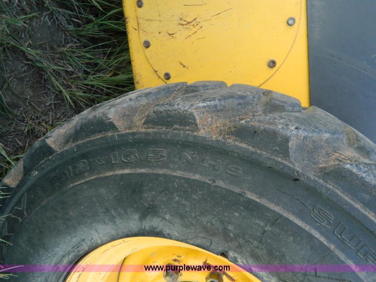 image for item G7871 2007 New Holland L185 skid steer