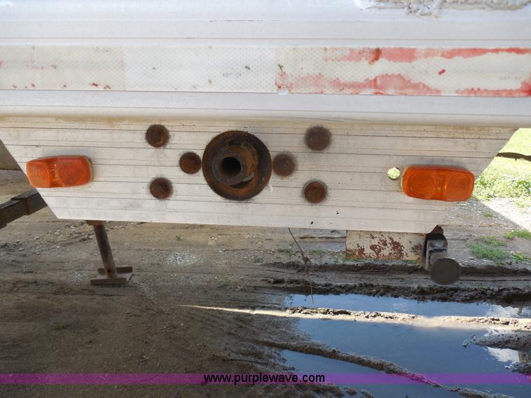 image for item H3216 1994 Travis end dump trailer