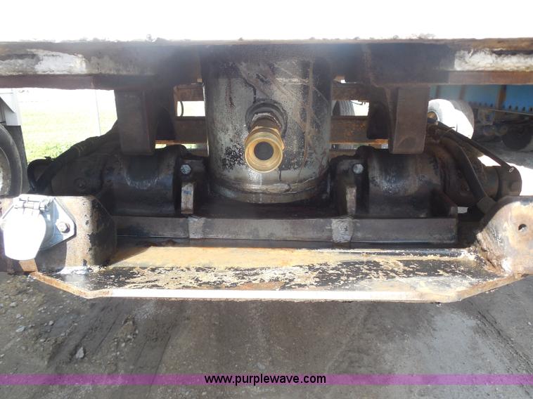 image for item H3216 1994 Travis end dump trailer