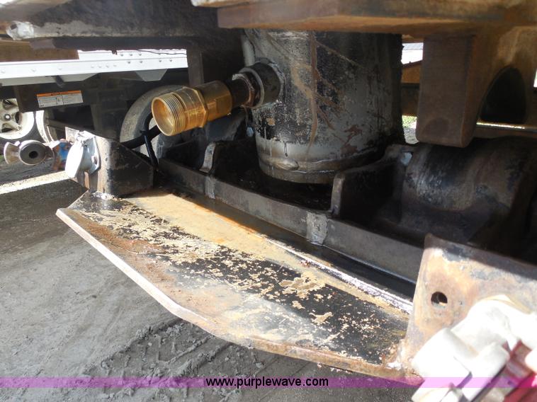 image for item H3216 1994 Travis end dump trailer